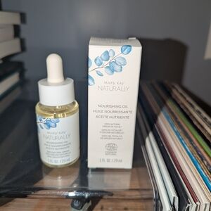 Christmas Gift 🎁 Mary Kay Naturally Nourishing Oil